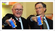 Bill-Gates-and-Warren-Buffett-pick-up-a-shift-at-Dairy-2